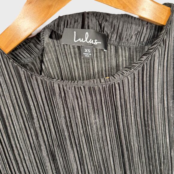 Lulus Albright XS Black Satin Pleated Top Short Sleeve Cropped Blouse Minimalist - Picture 3 of 7